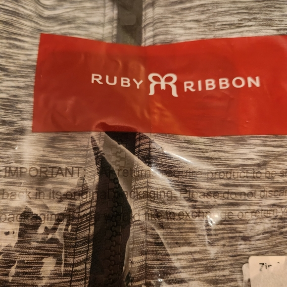 🆕️Ruby Ribbon 🎀 Size 36 Zip Front Sport Demi - Picture 3 of 3